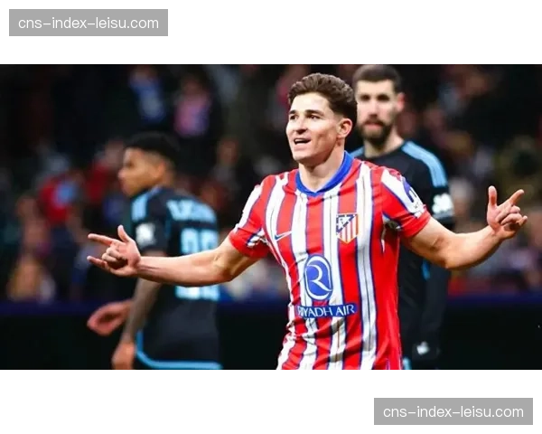 特写:布雷斯特队长沙尔多内第400次法甲出场,赛后获赠纪念球衣